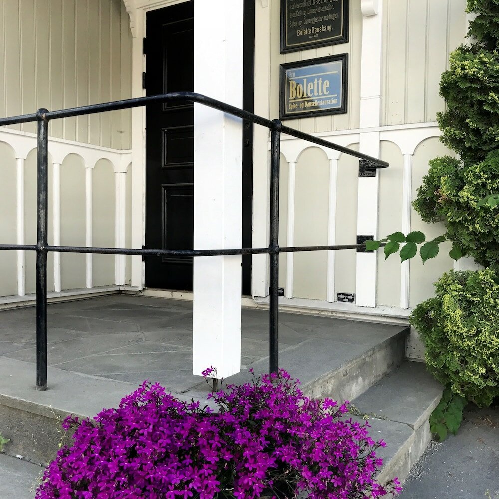 Фото Reenskaug Hotel