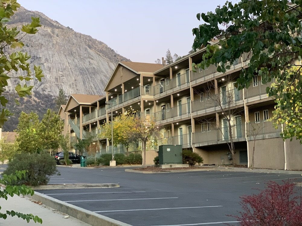 Фото Yosemite View Lodge
