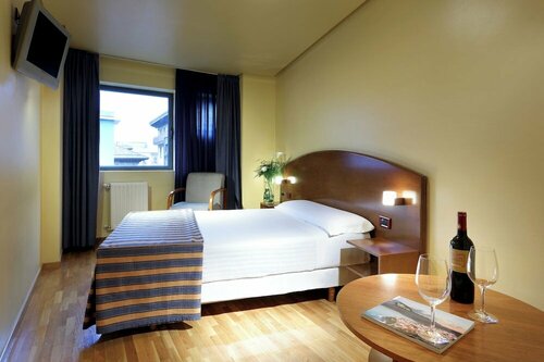 Внешний вид отеля Exe Hotel El Magistral в Овьедо, фото 2