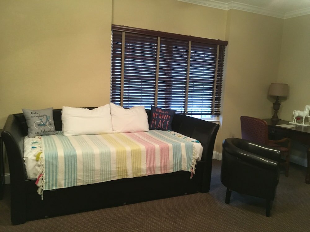 Фото Colts Neck Inn Hotel