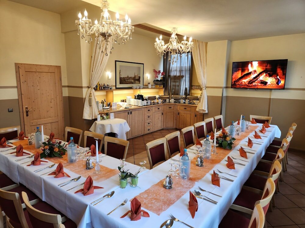 Фото Hotel Alttolkewitzer Hof Dresden