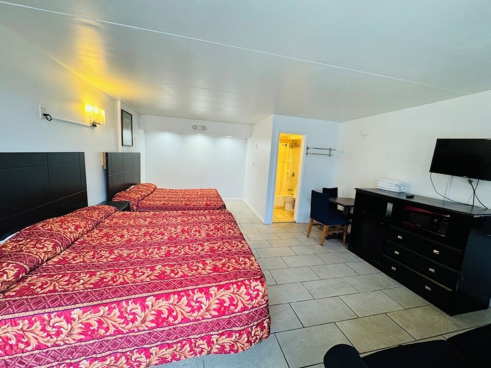 Фото Skyview Manor Motel