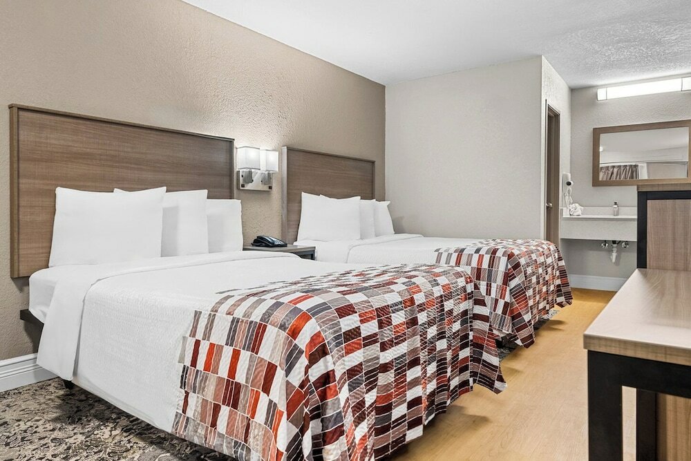 Фото Red Roof Inn Tampa Fairgrounds – Casino