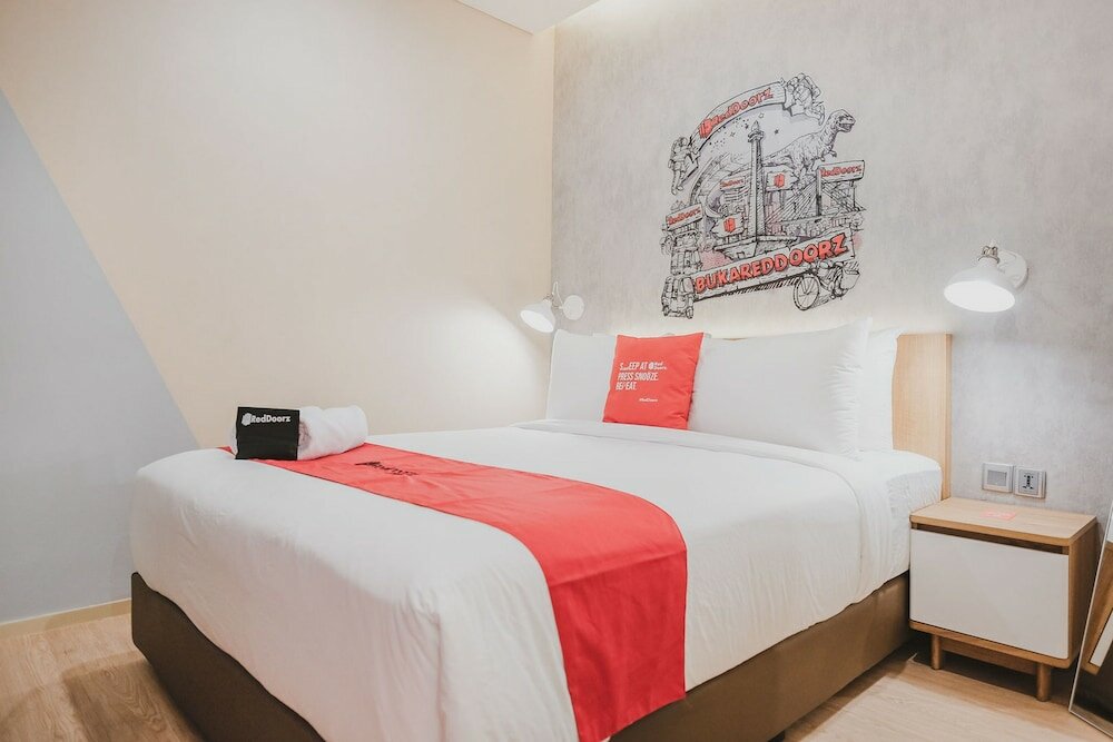Фото RedDoorz Plus @ Thamrin