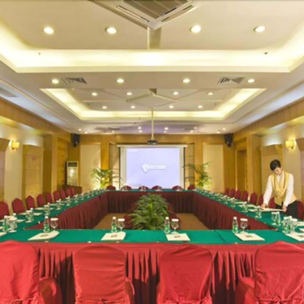 Фото Dongguan Gladden Hotel