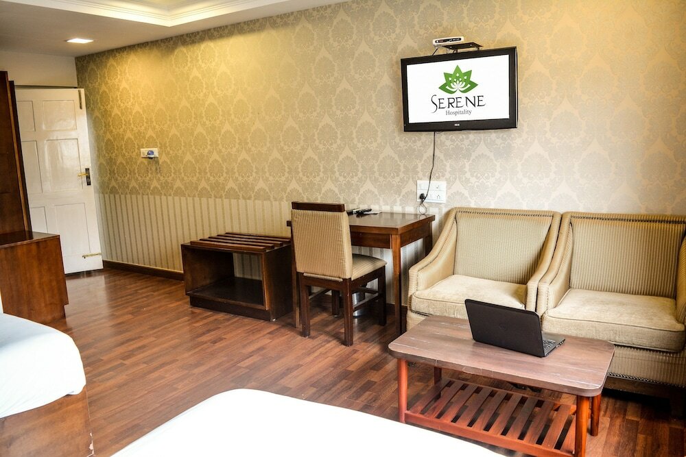 Фото Serene Boutique Hotel