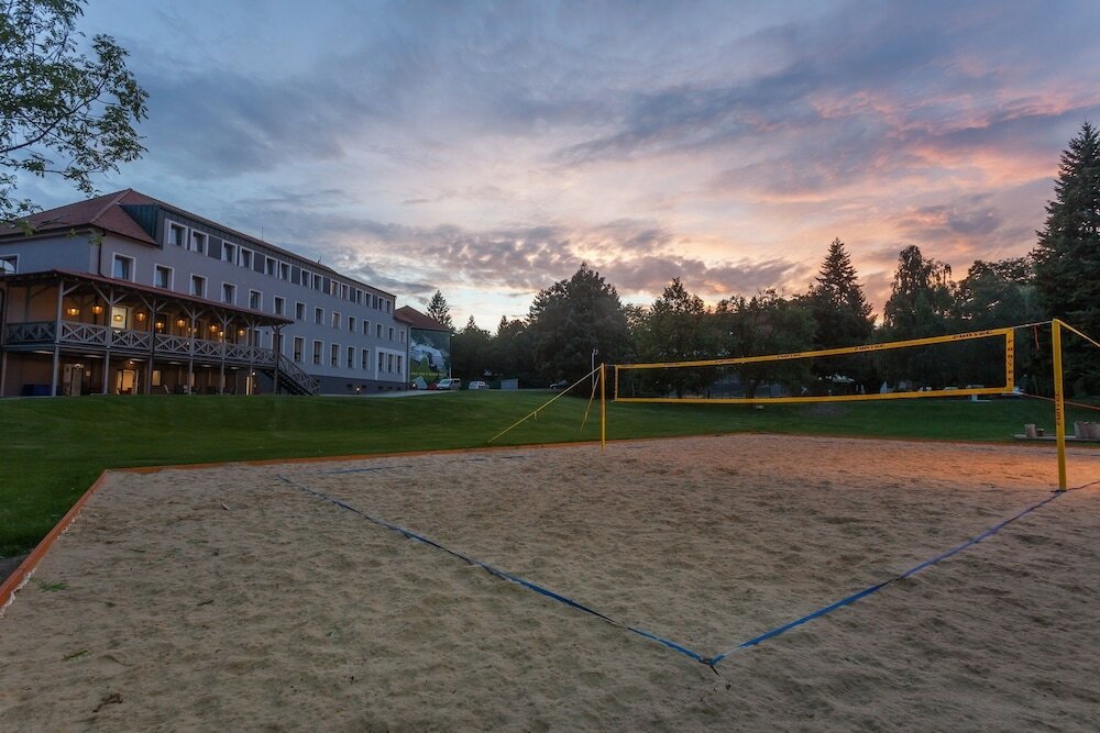 Фото Hotel Pod Lipou