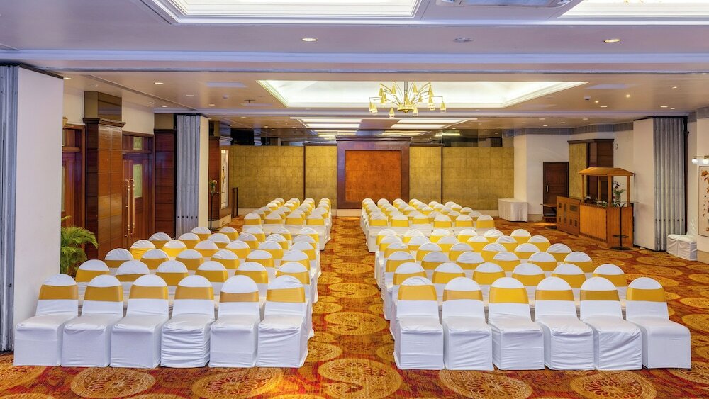 Фото Hotel Kohinoor Continental, Airport