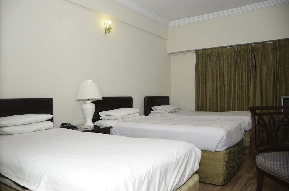 Фото Carlton Tower Hotel Lahore