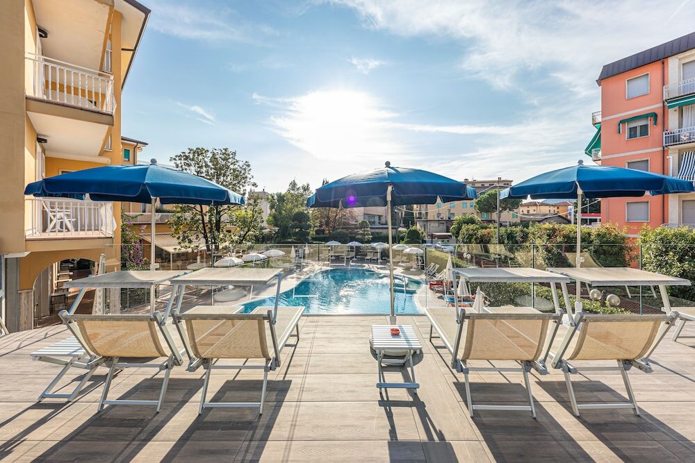 Фото Hotel Bisesti