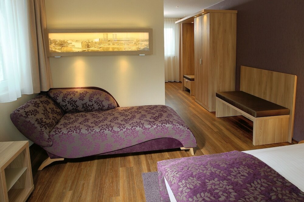 Фото Hotel Simonshof Wolfsburg