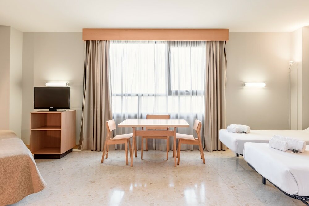 Фото Apartahotel Exe Campus San Mamés