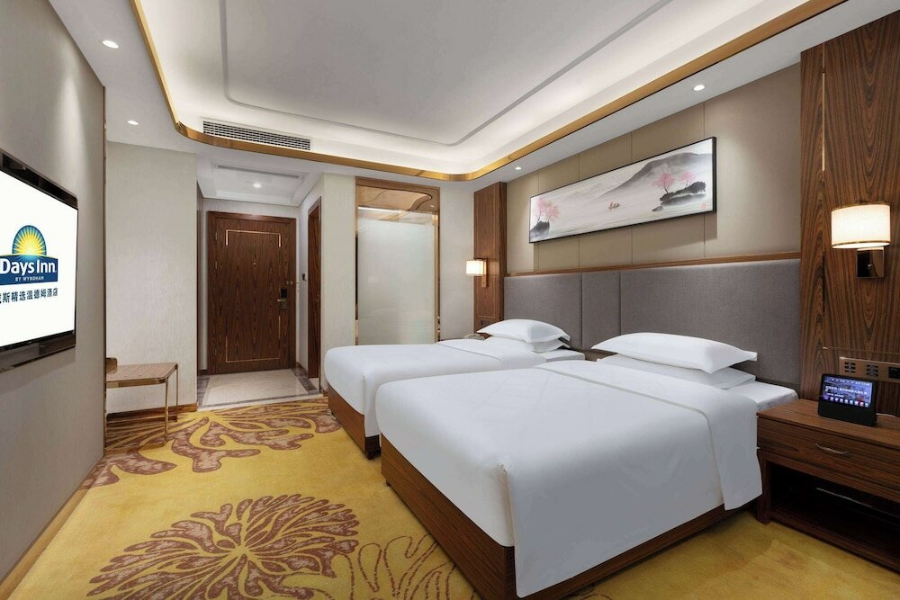 Фото Days Inn by Wyndham Chongqing Jiulongpo