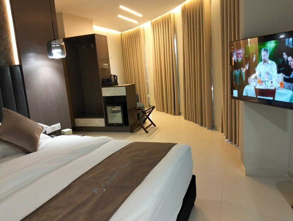 Фото Captain's Hotel