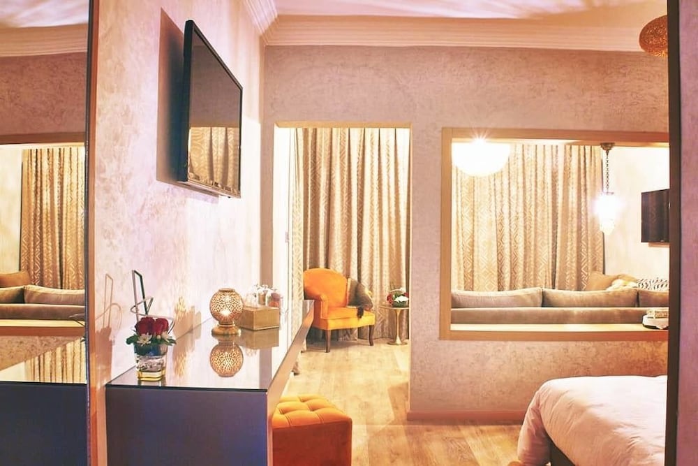 Фото Mabrouk Hotel And Suites