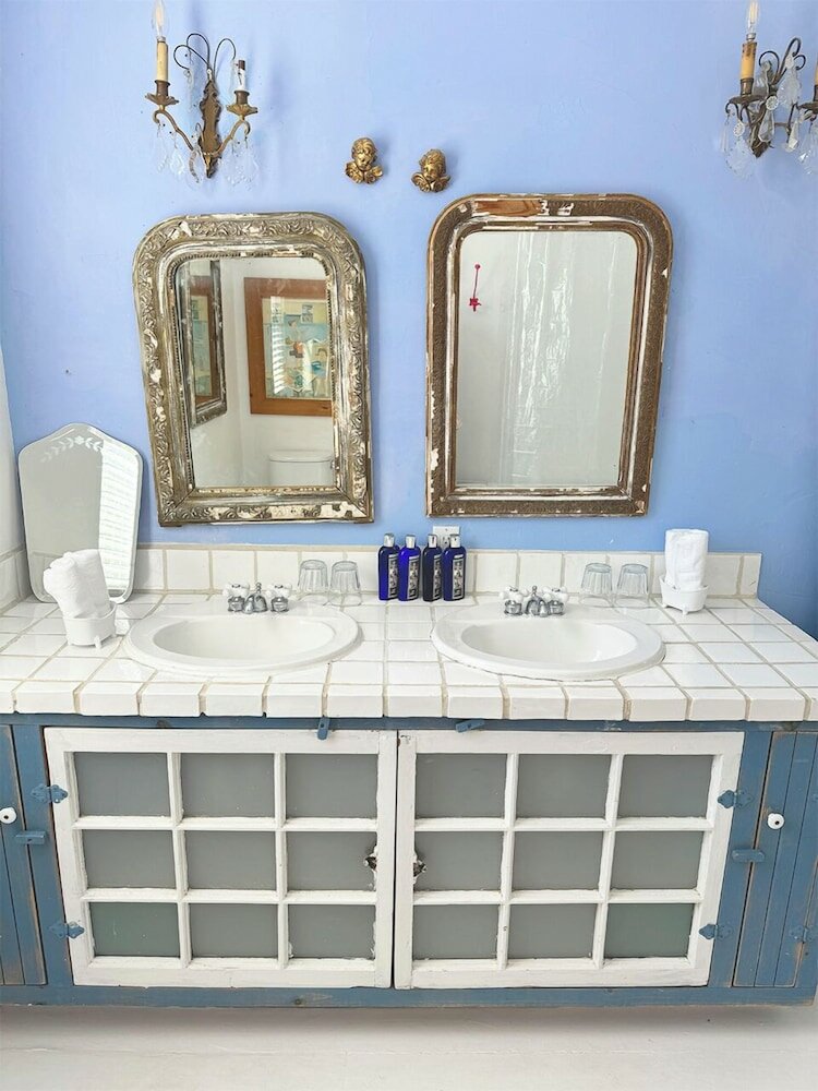 Фото Metro Hotel and Cafe