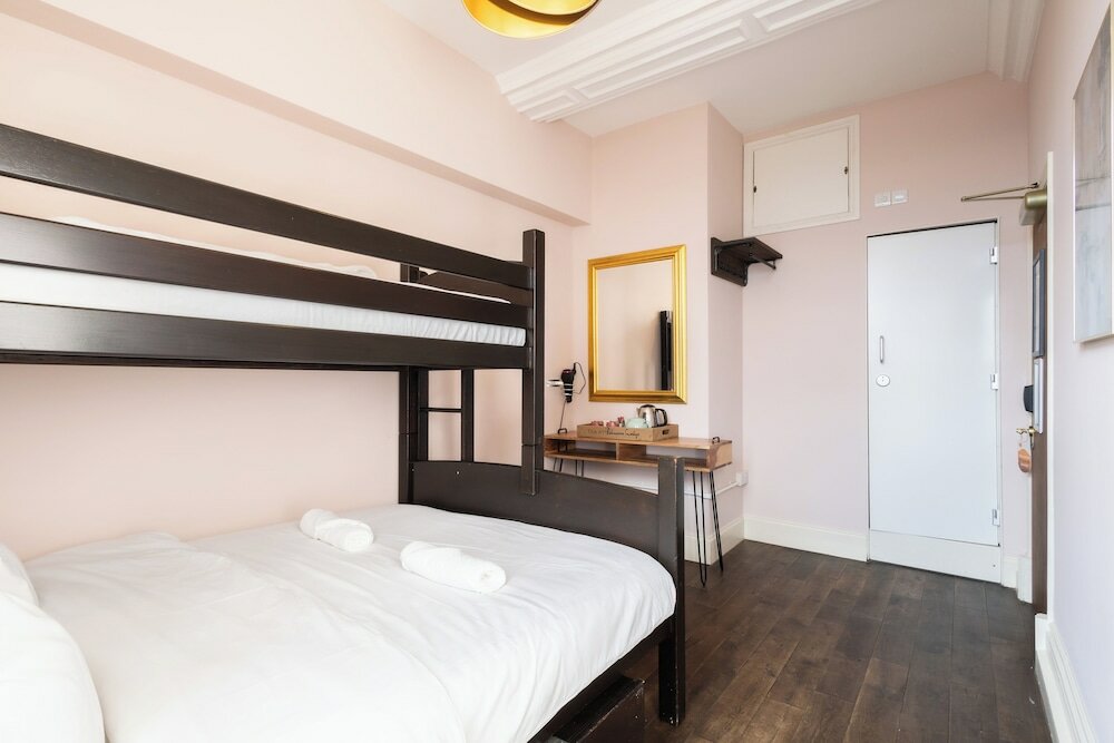 Фото Palmers Lodge Swiss Cottage