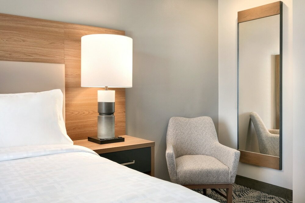 Фото Candlewood Suites Northeast Kansas City, an Ihg Hotel