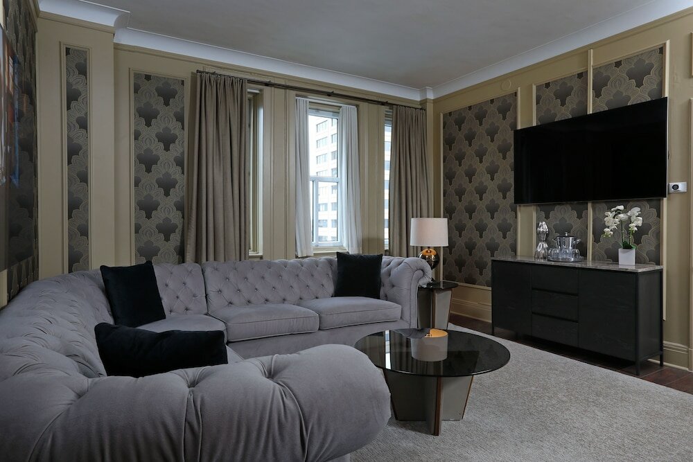 Фото The Fort Garry Hotel