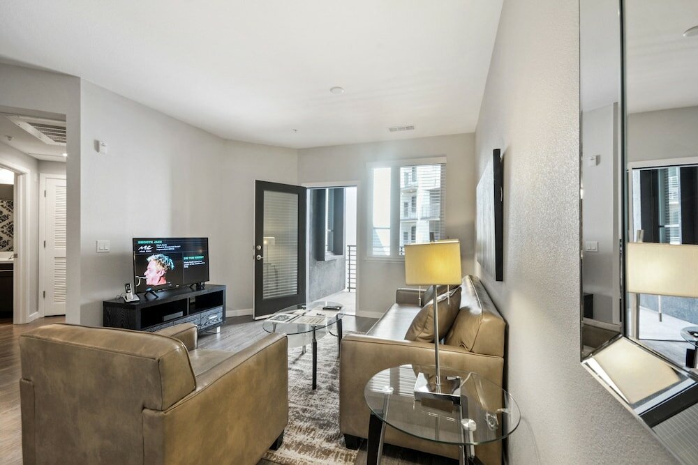 Фото Bluebird Suites near Facebook Hq