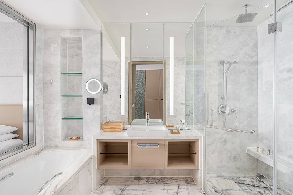 Фото Renaissance Shanghai Caohejing Hotel