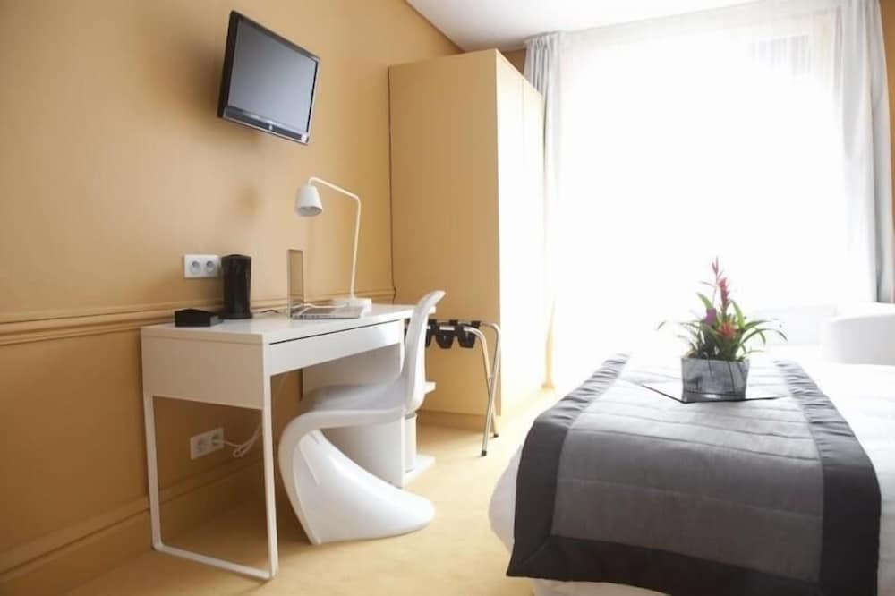 Фото Hotel Cecyl