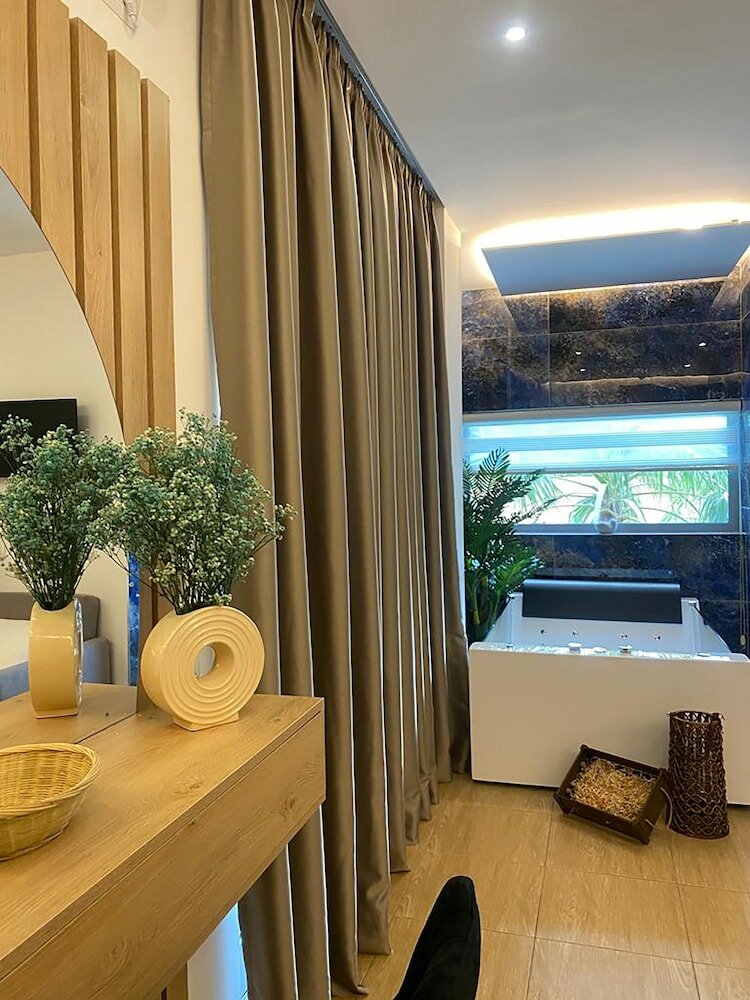 Фото Hotel Kuburi