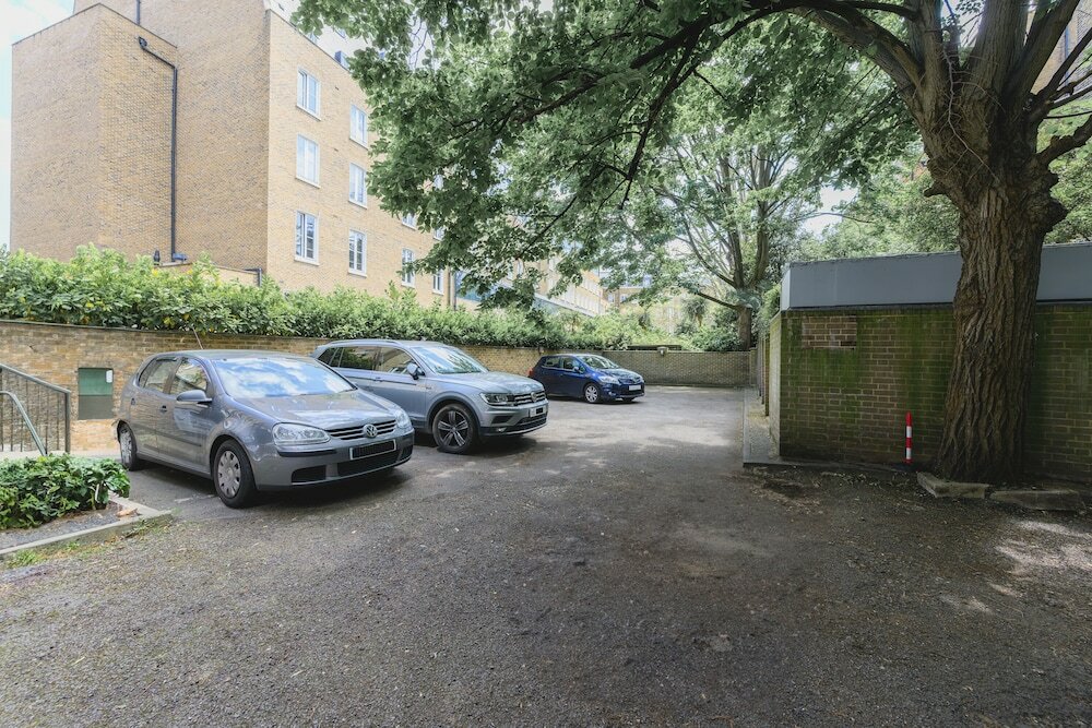 Фото Kensington Court Hotel