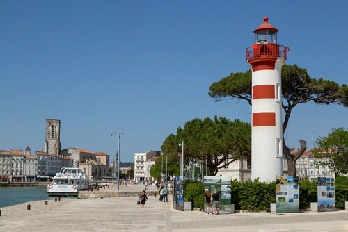 Внешний вид отеля Hôtel La Tour de Nesle La Rochelle Vieux Port в Ле Рошели, фото 1