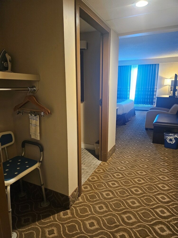 Фото Super 8 by Wyndham Spruce Grove