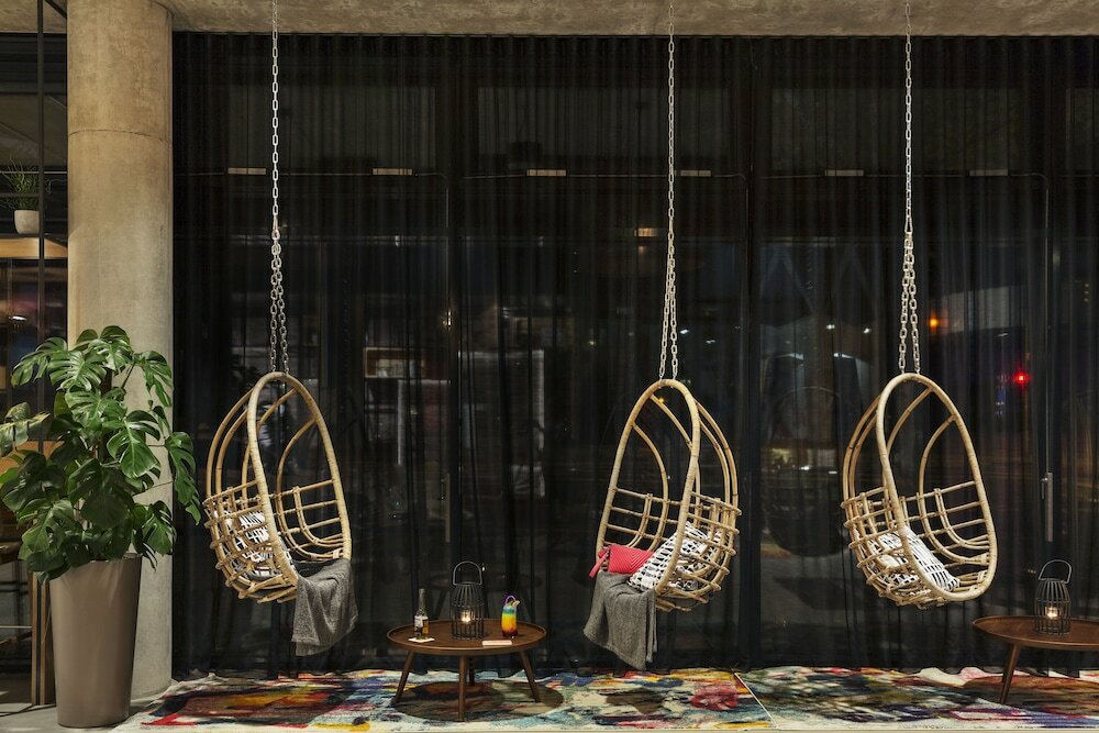 Фото Moxy Duesseldorf South