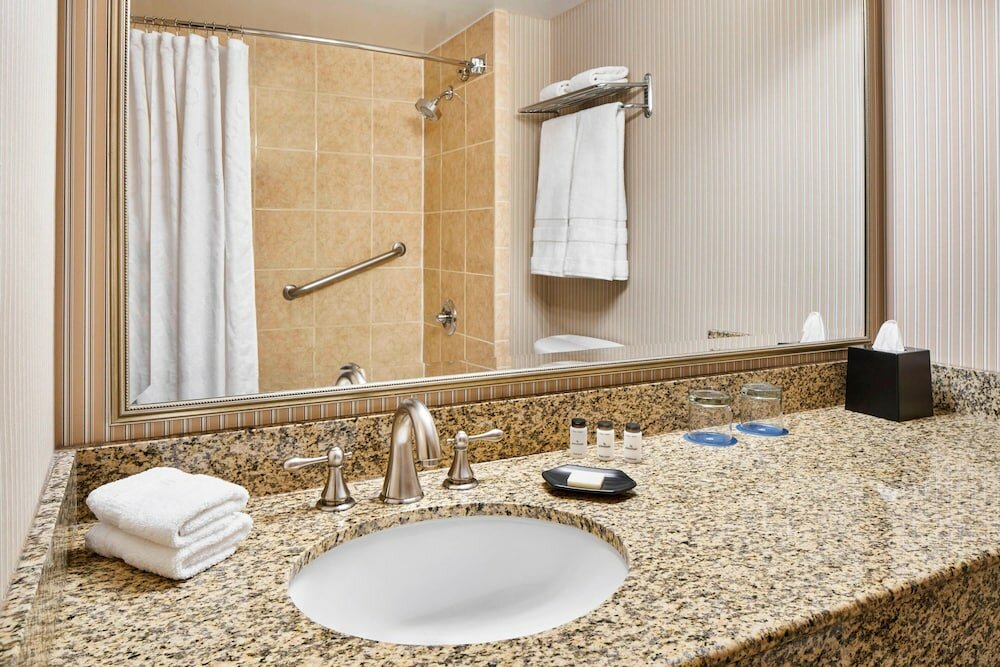 Фото Sheraton Inner Harbor Hotel