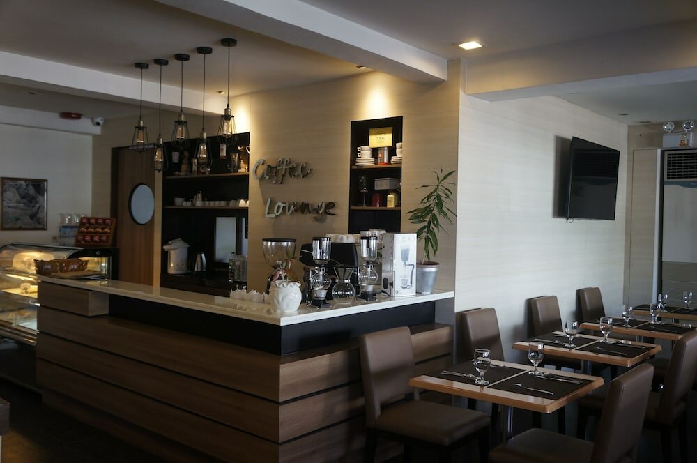 Фото Tacloban Plaza Hotel