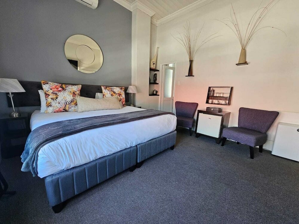 Фото 4 on Varneys Guest House