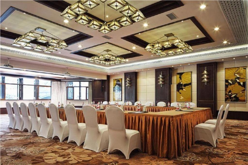 Фото Dockside Boutique Hotel