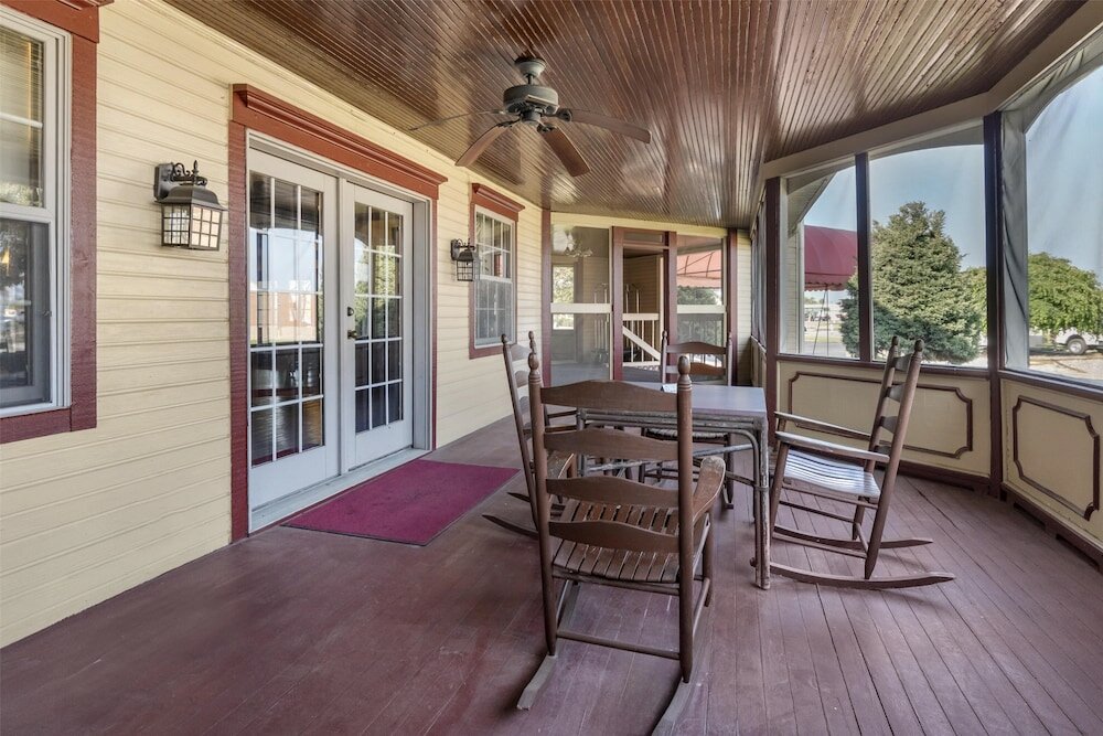 Фото SureStay Plus Hotel by Best Western Auburn