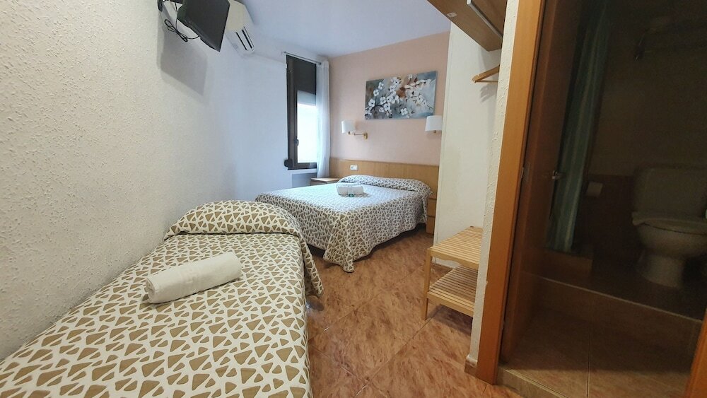 Фото Hostal Río de Castro Barcelona