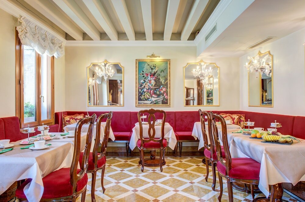 Фото Hotel Canal Grande