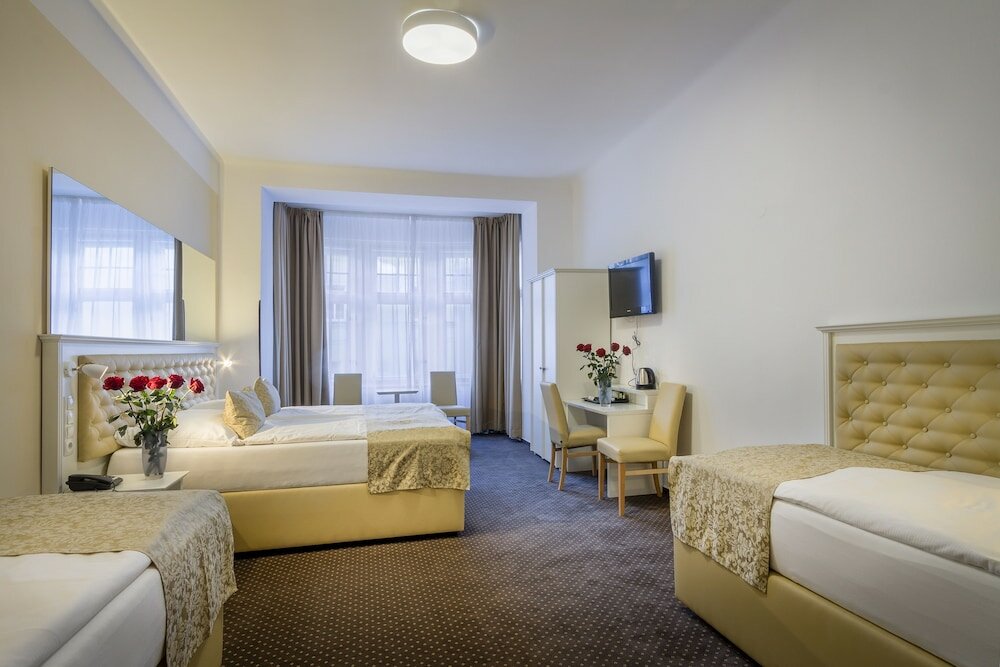 Фото Hotel Taurus