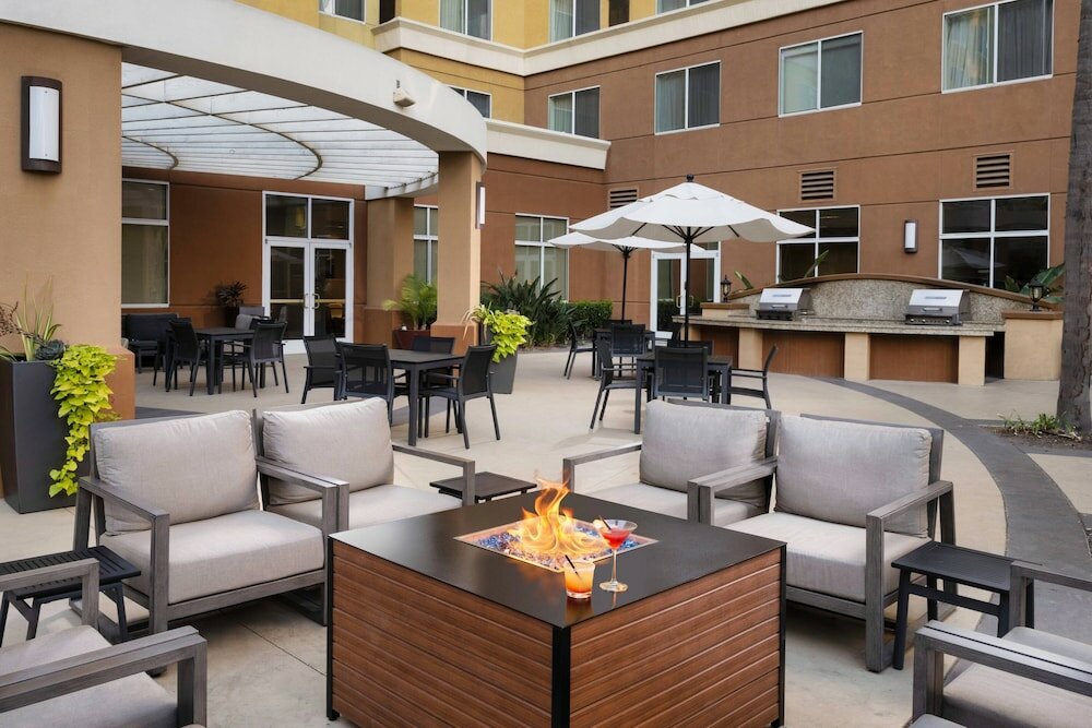 Фото Residence Inn by Marriott Anaheim Resort Area