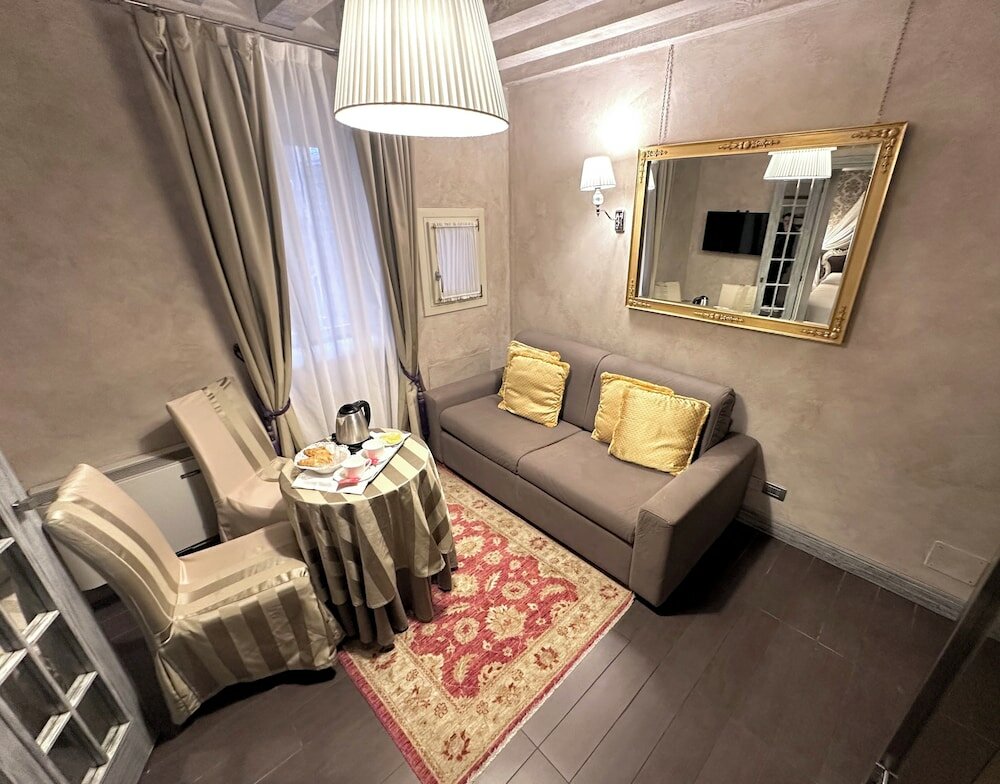 Фото Hotel Antiche Figure