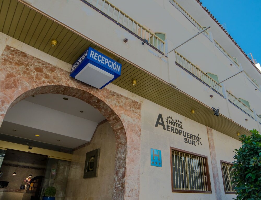 Фото Hotel Aeropuerto Sur