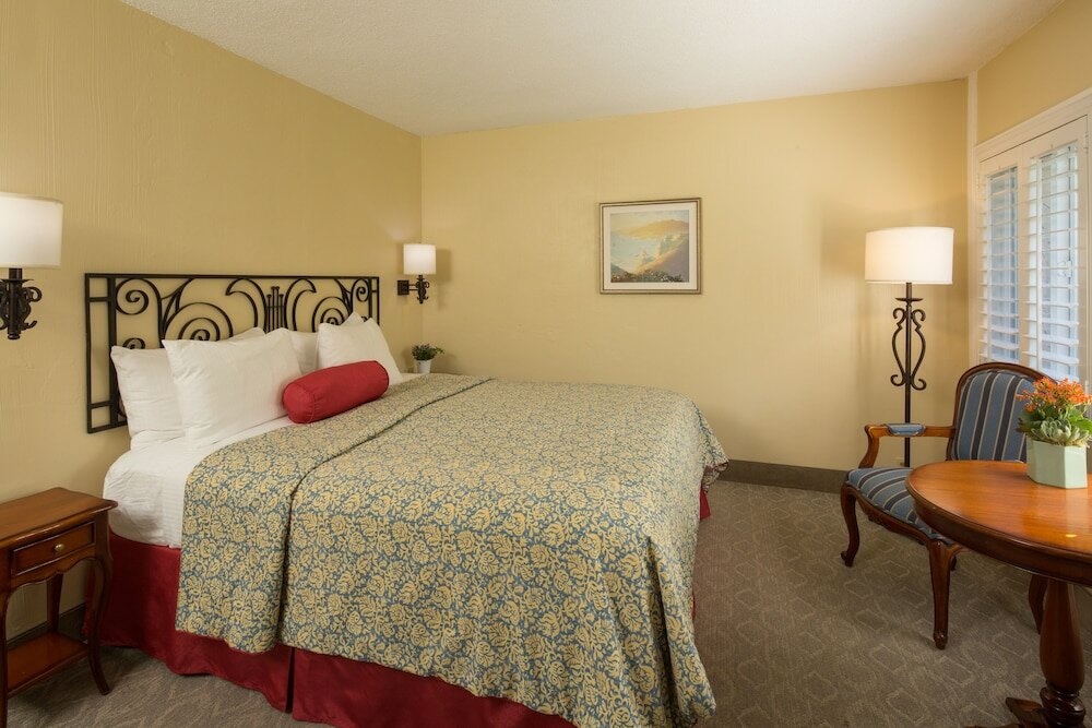 Фото Normandy Inn