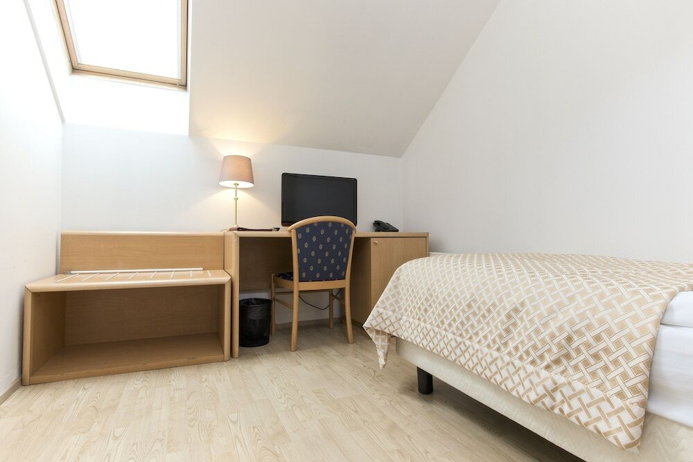 Фото Hotel Tivoli Prague