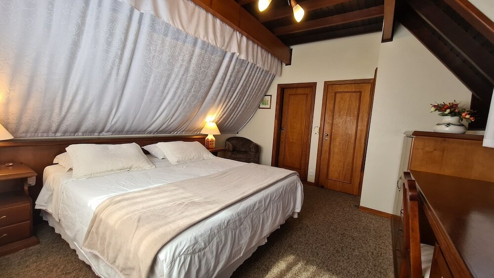 Фото Hotel Azaleia