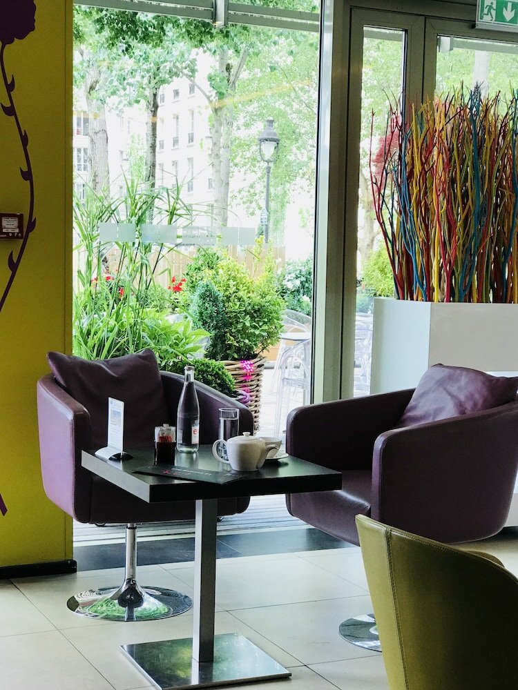 Фото Holiday Inn Express Paris - Canal de la Villette