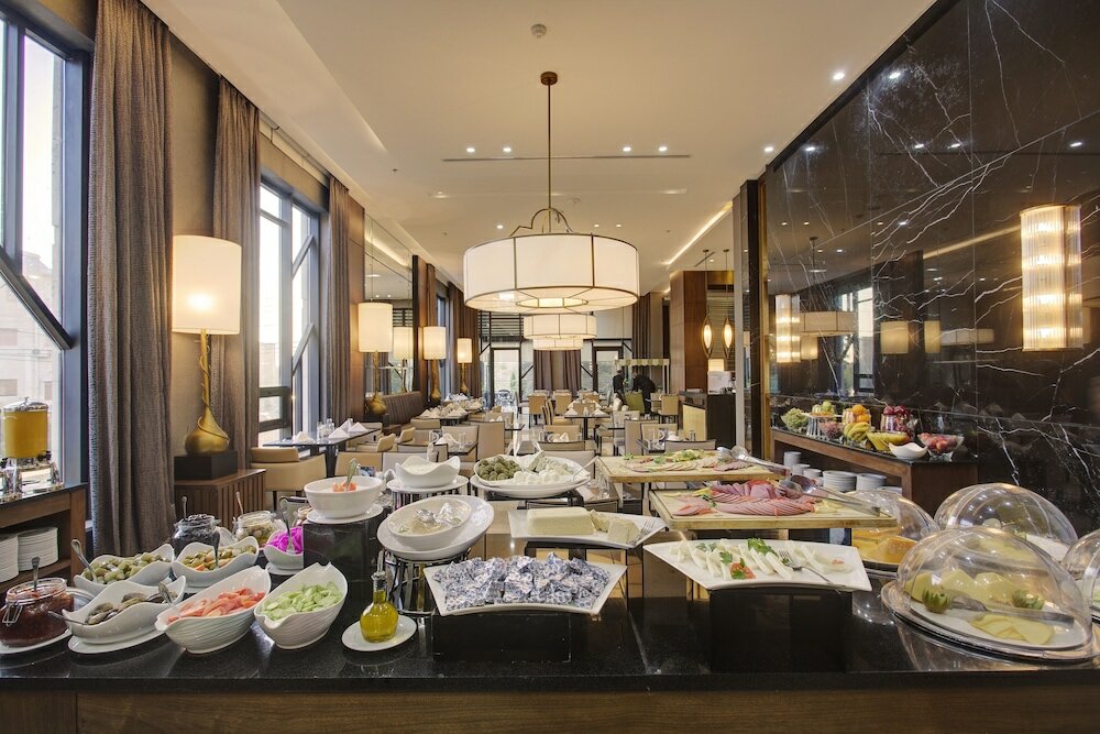 Фото The House Boutique Suites