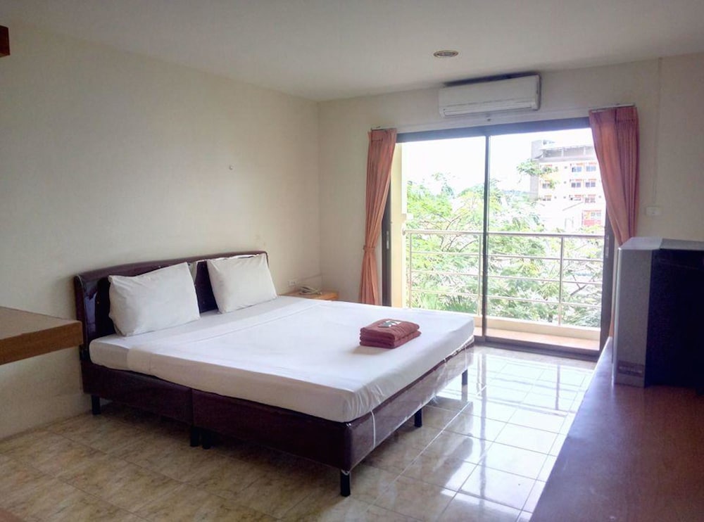 Фото Pearl Place Hotel