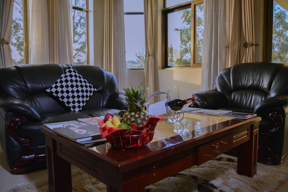 Фото Elevate Suites