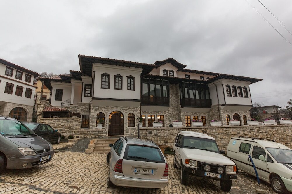 Фото Hotel Onufri